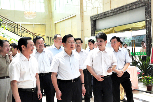 關(guān)注國防 回報(bào)社會