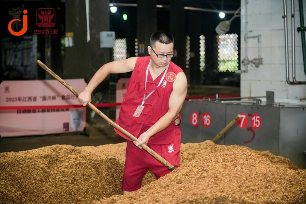 以天工敬工匠！走進(jìn)“實(shí)贛派·勞模故事匯”，四特致敬榜樣力量