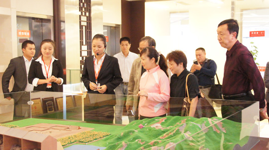 第七屆泛珠會(huì)桂林市經(jīng)貿(mào)代表分團(tuán)蒞臨公司參觀交流